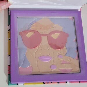 NEW Inc.redible BADDIE Got the gold rainbow highlighter NEW